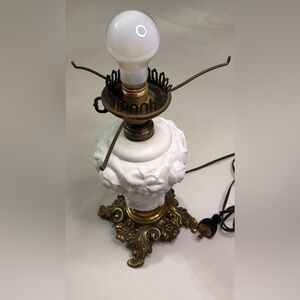 Fenton Puffy Rose Lamp